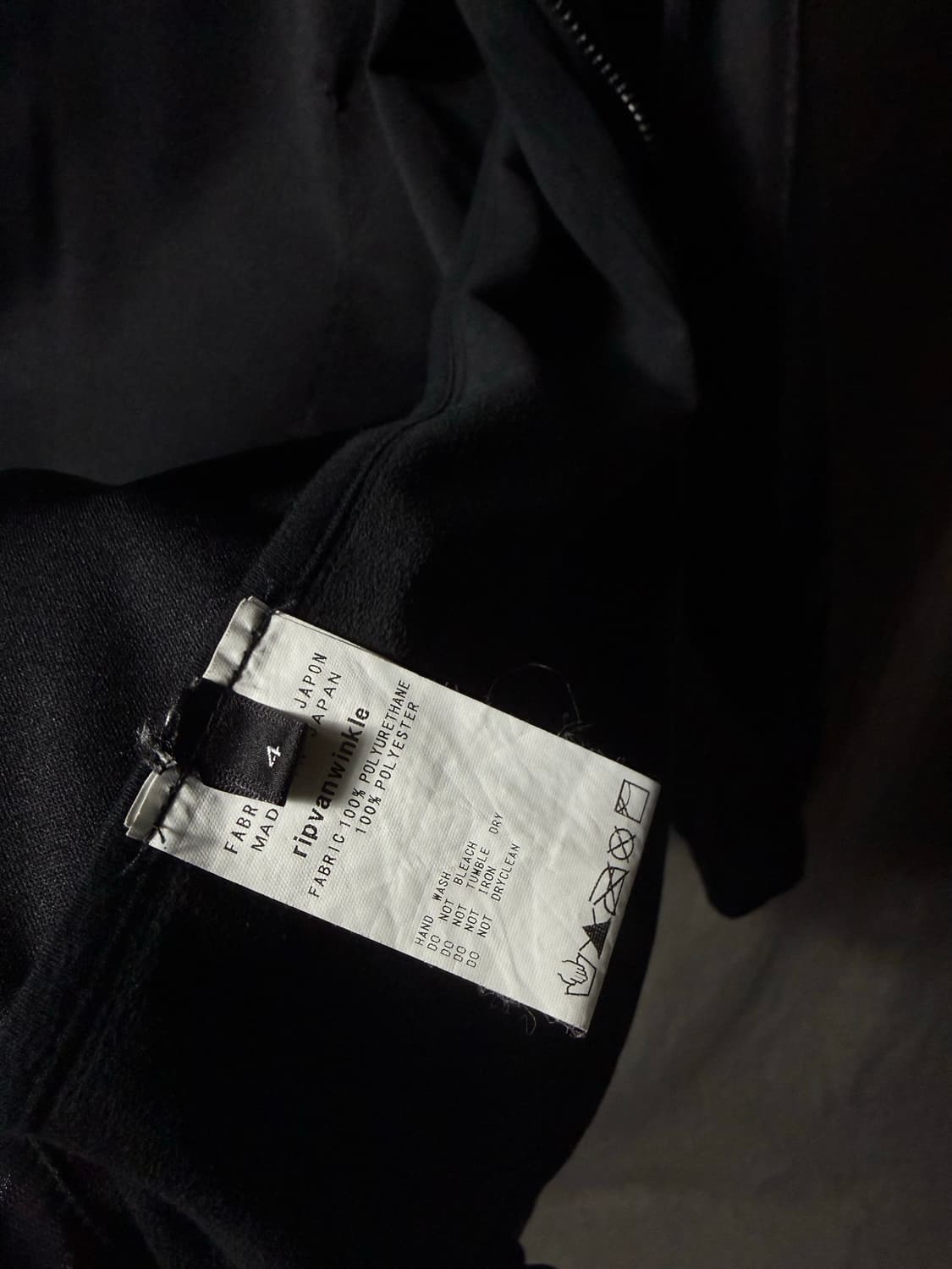 립반윙클 비대칭 하이넥 코팅 후드집업 상품이미지10