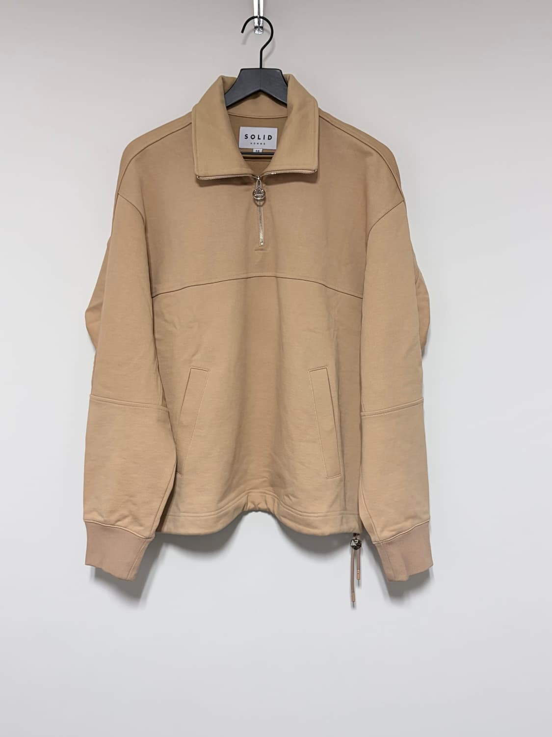 솔리드옴므 22SS 베이지 하프넥 집업 맨투맨  상품이미지2