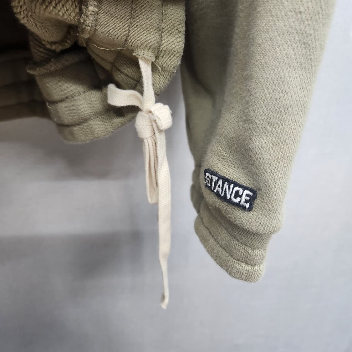 STNC 스텐스 백 빅로고 자수 오버핏 후드티 2XL 상품이미지5