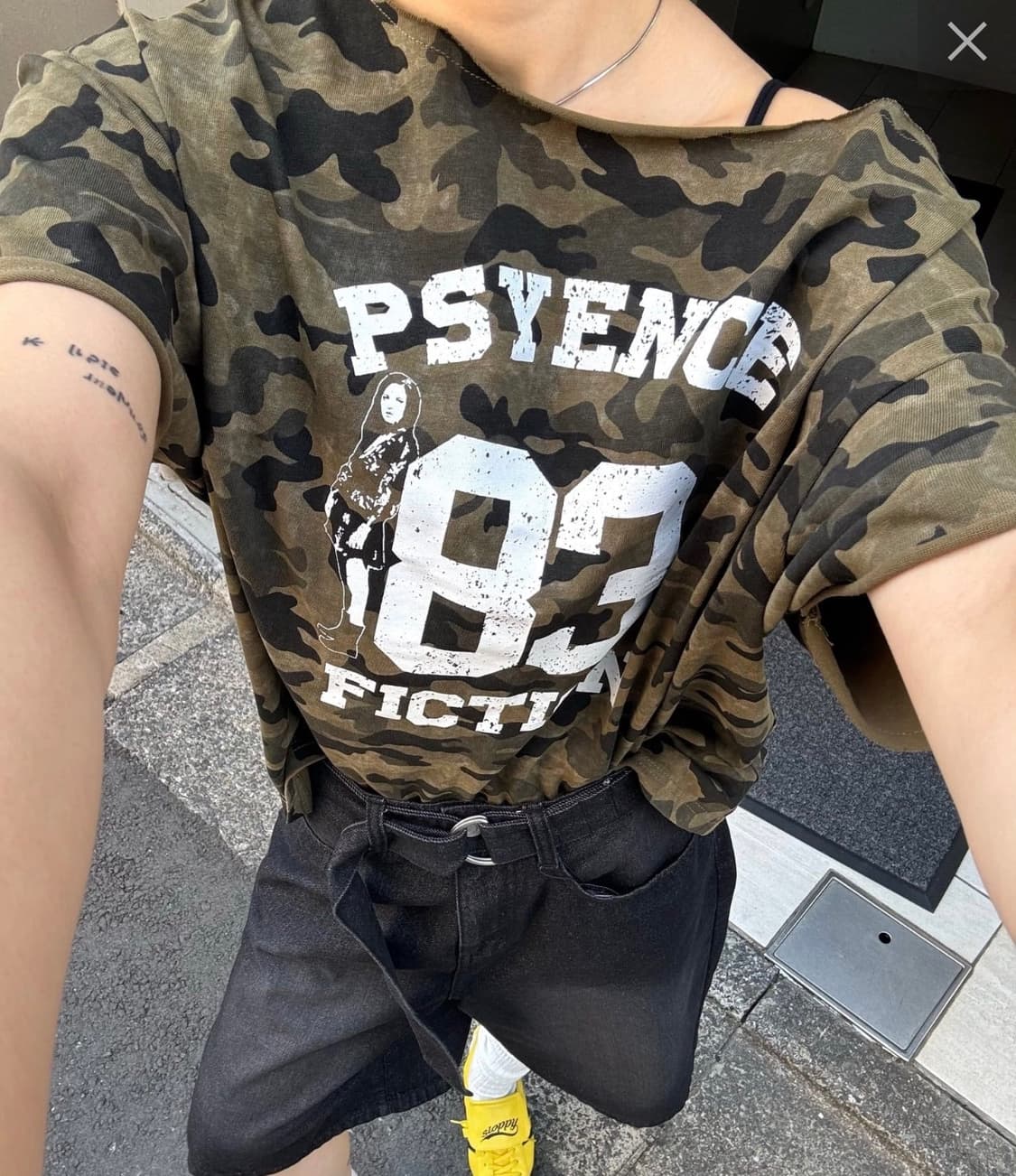 후즈후갤러리 카모 오프숄더 반팔 티셔츠 상품이미지2
