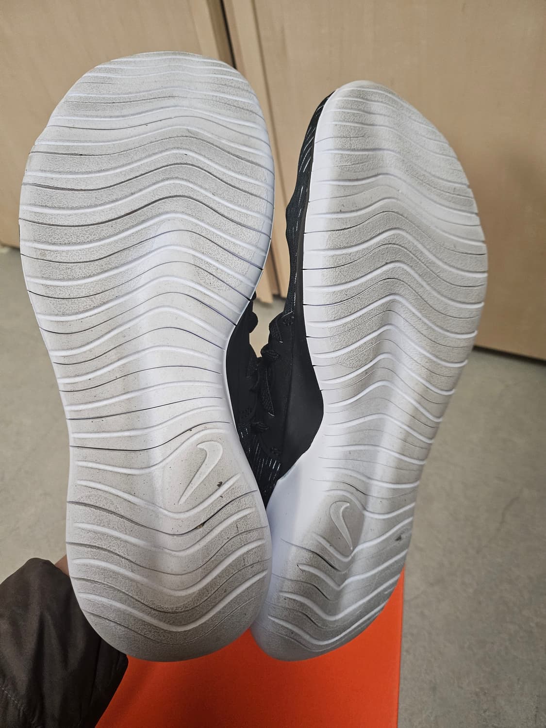 나이키 플렉스 컨택트 3 러닝화 280mm 상품이미지7