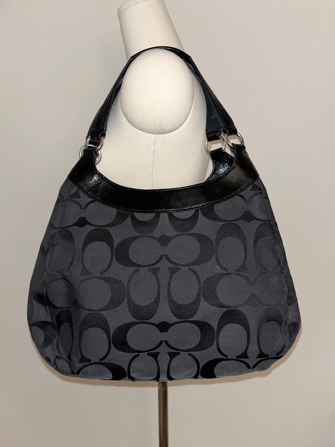 📦Coach black basic shoulder bag 상품이미지4