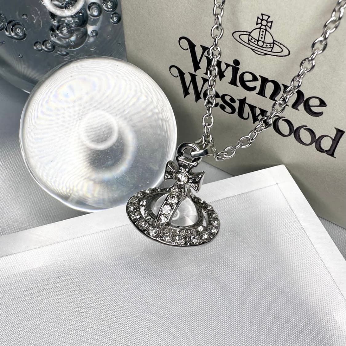 비비안웨스트우드 화이트 크리스탈 3d orb 팬던트 체인 목걸이(새상품) 상품이미지1