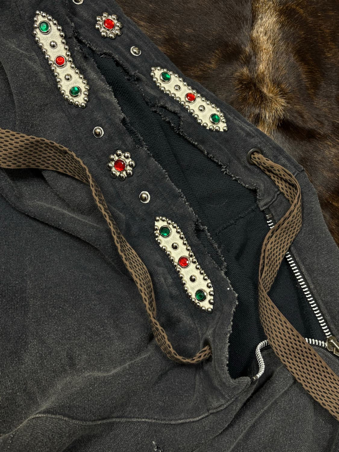 캐피탈 스릴러 젬스톤 디스트로이드 판초 후드집업 상품이미지3