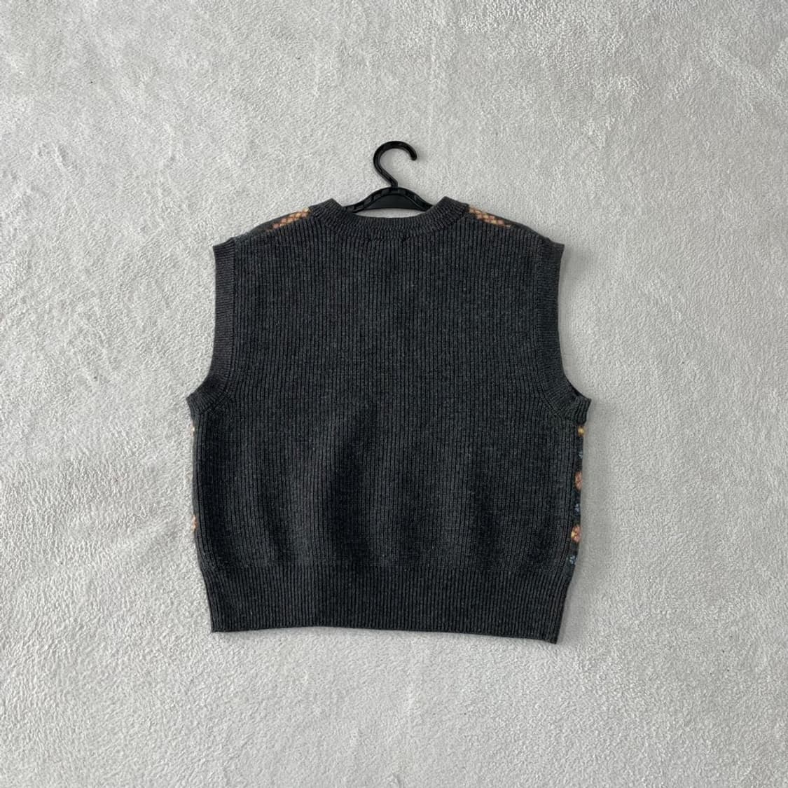 90 헤지스 레이디스 페어아일 2023 니트조끼 베스트 상품이미지8