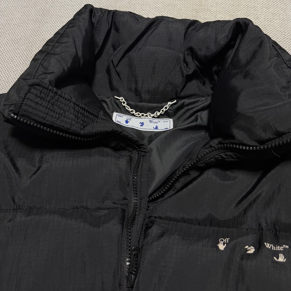 오프화이트 벨티드 세미오버 패딩 점퍼 상품이미지3