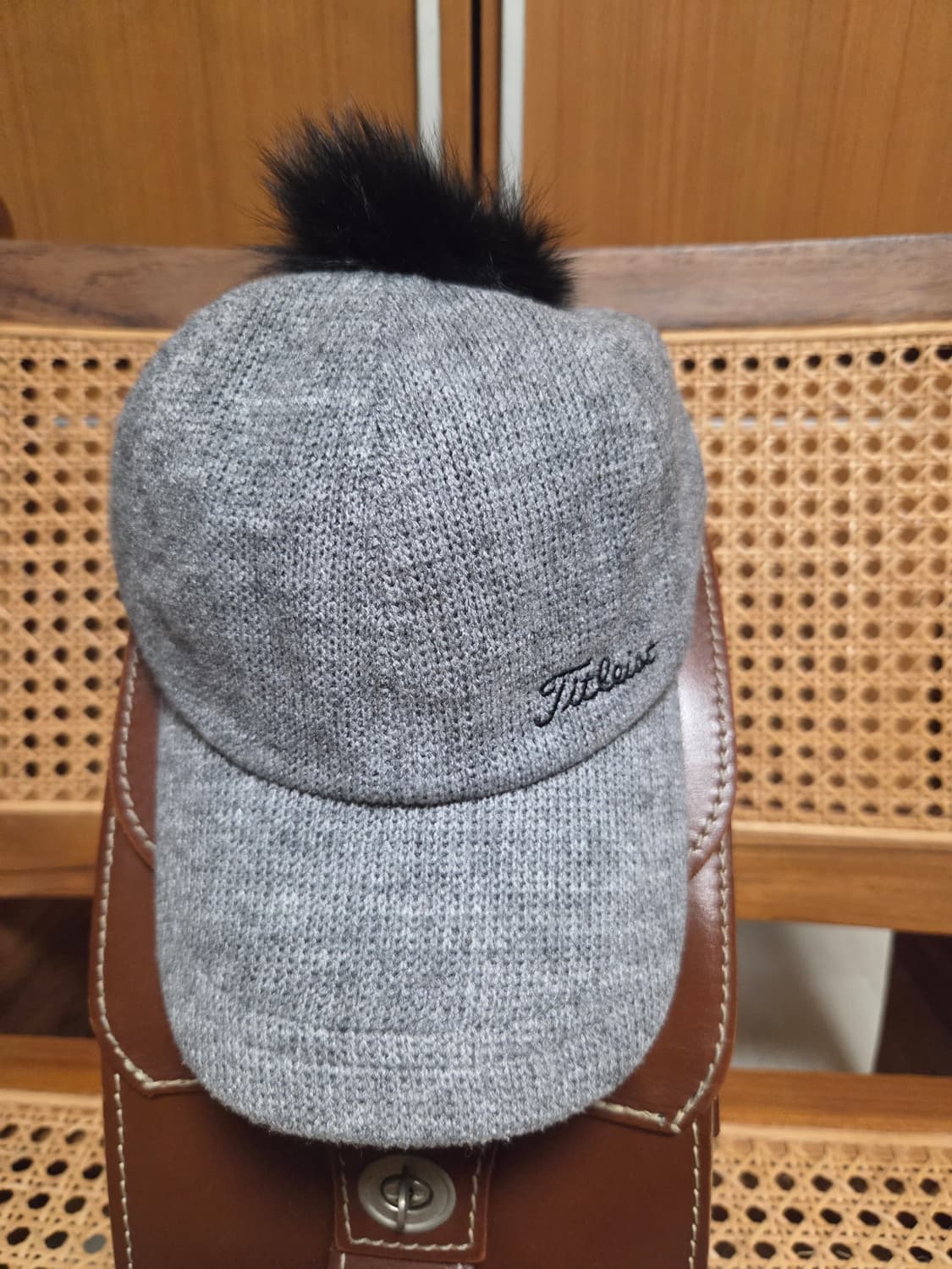 타이틀리스트 [아쿠시네트 정품] 여성  방울 니트 모자 (그레이) 상품이미지3