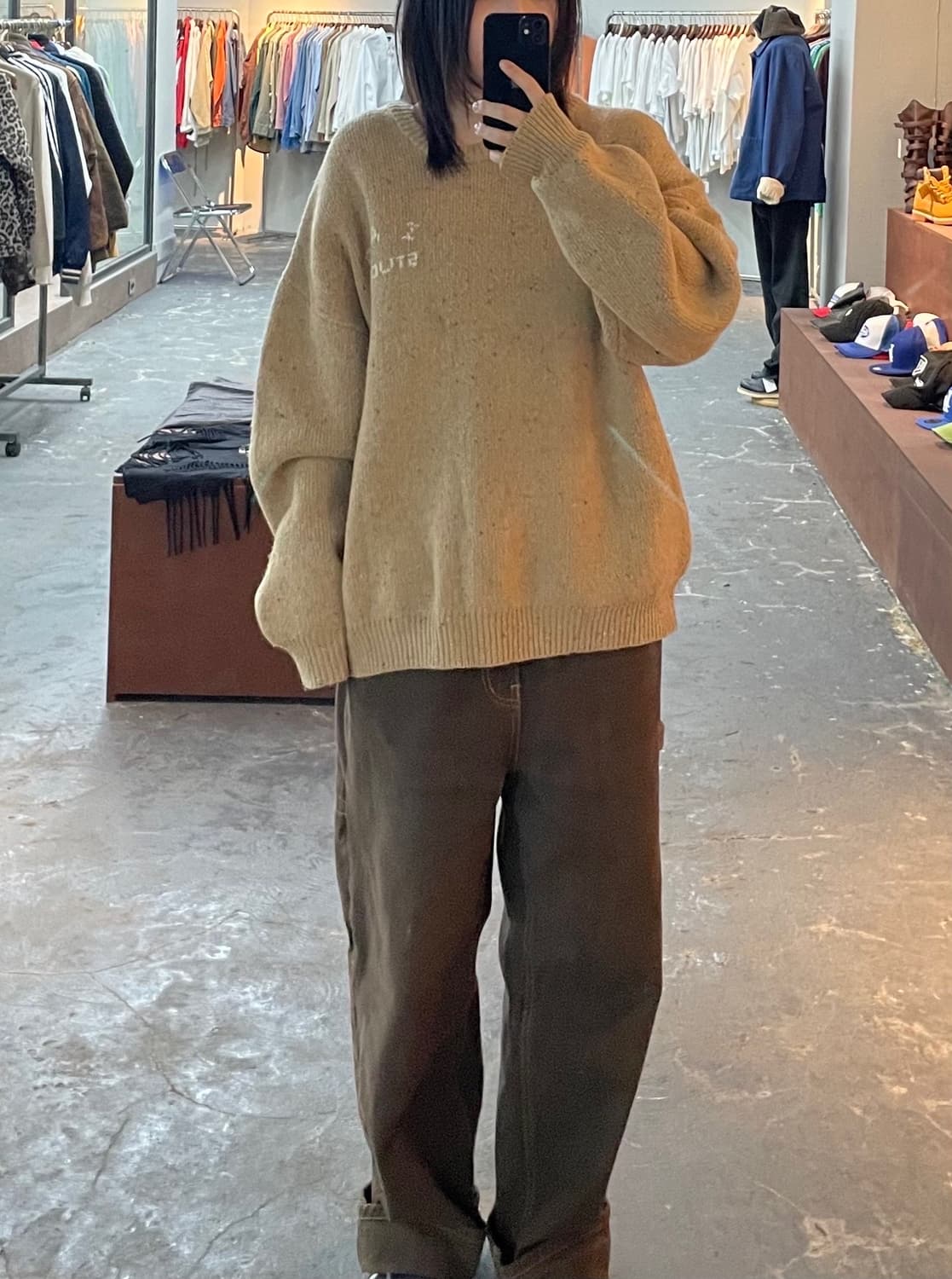 아이앱 스튜디오 x 새들러 하우스 니트치즈 스웨터 H1193 상품이미지1