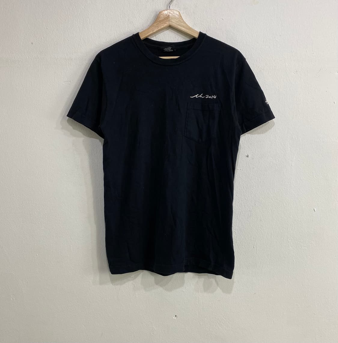 스투시 X 토무 고키타 프린팅 포켓 티셔츠 상품이미지2