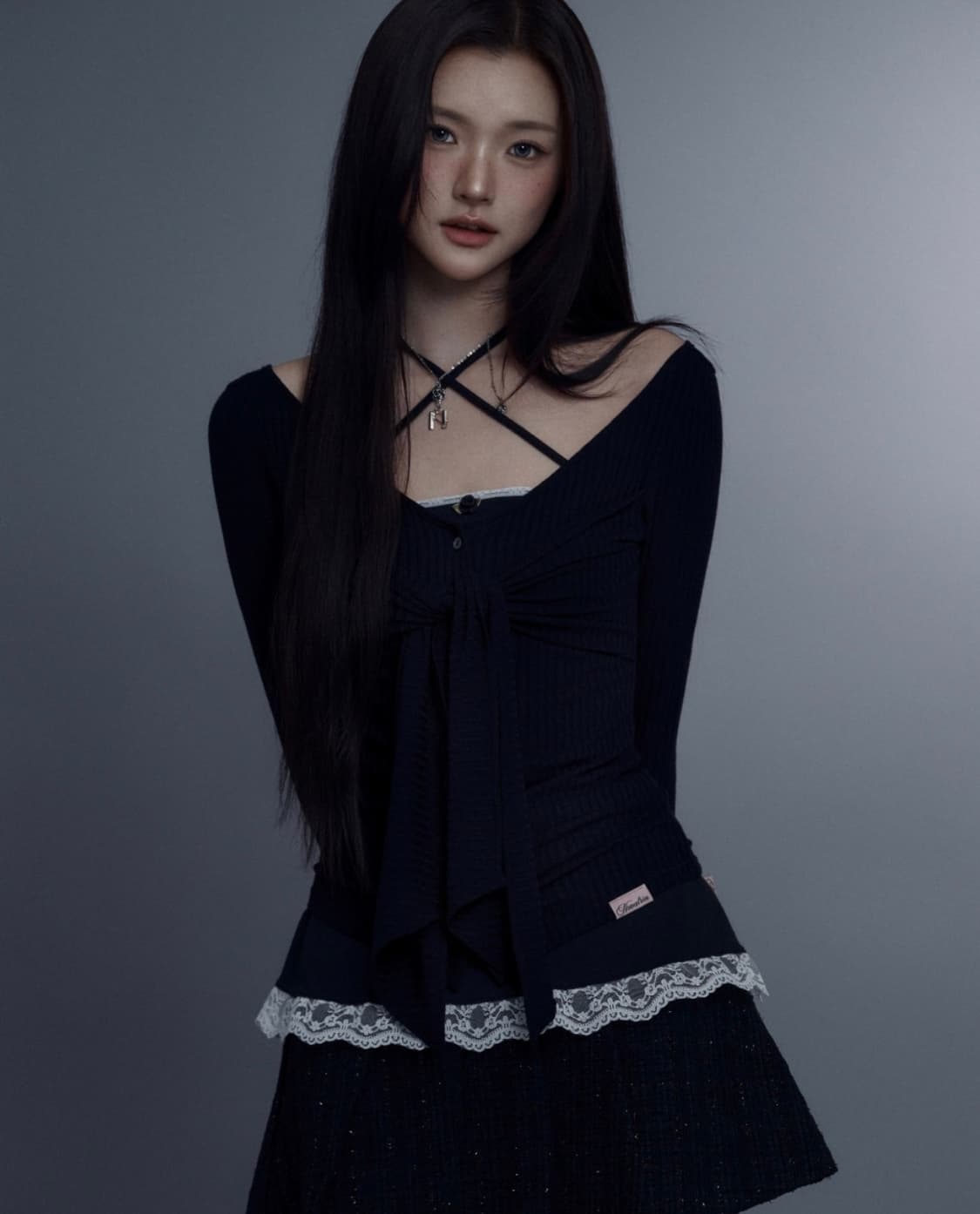 뉴얼린 달링 트위스트 버튼 블라우스 블랙 상품이미지2