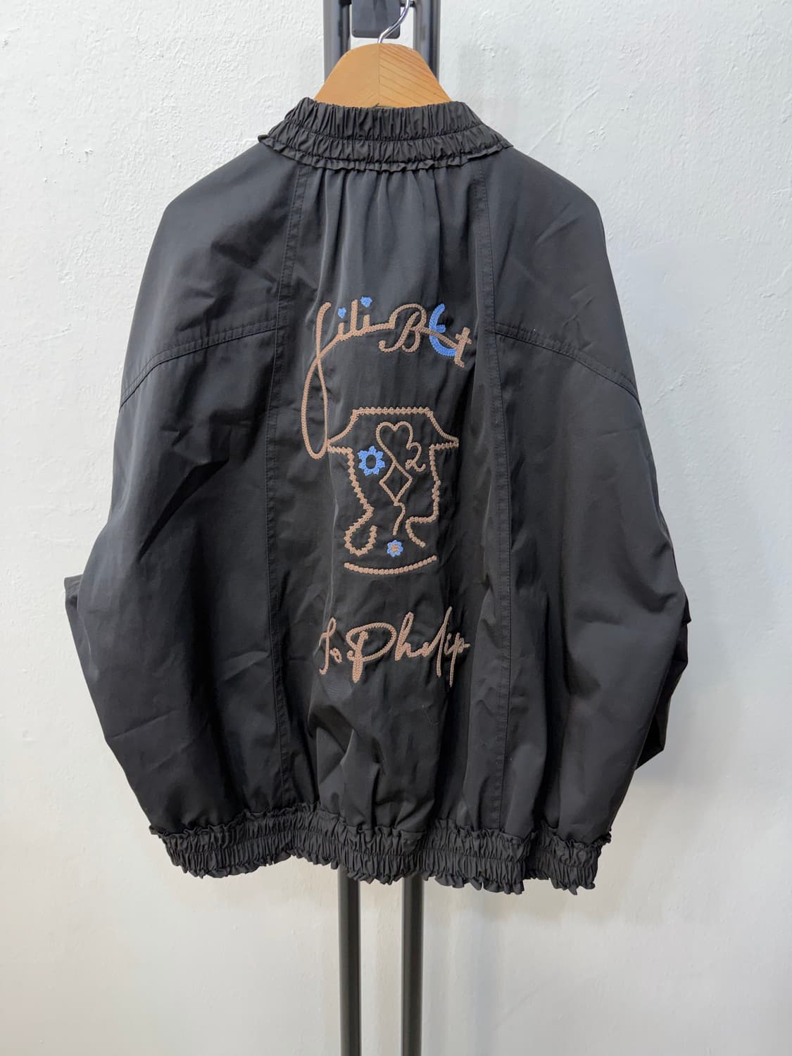 정품) O2ND 오즈세컨 한섬 오버핏 블랙 셔링 봄버 자켓 88 상품이미지5