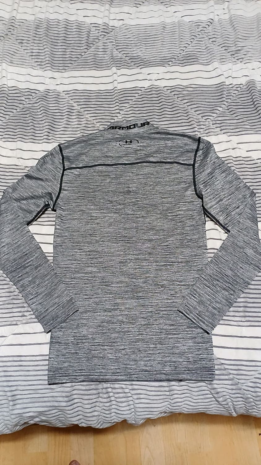 언더아머 약기모 컴프레션 95 가슴42 기장66 상품이미지5