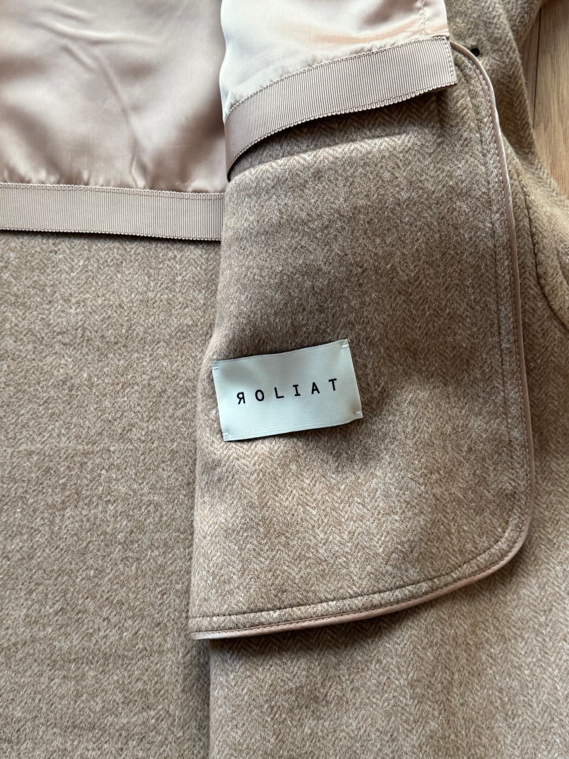 Roliat inverted pleats 발마칸 코트 46 (새상품) 상품이미지5