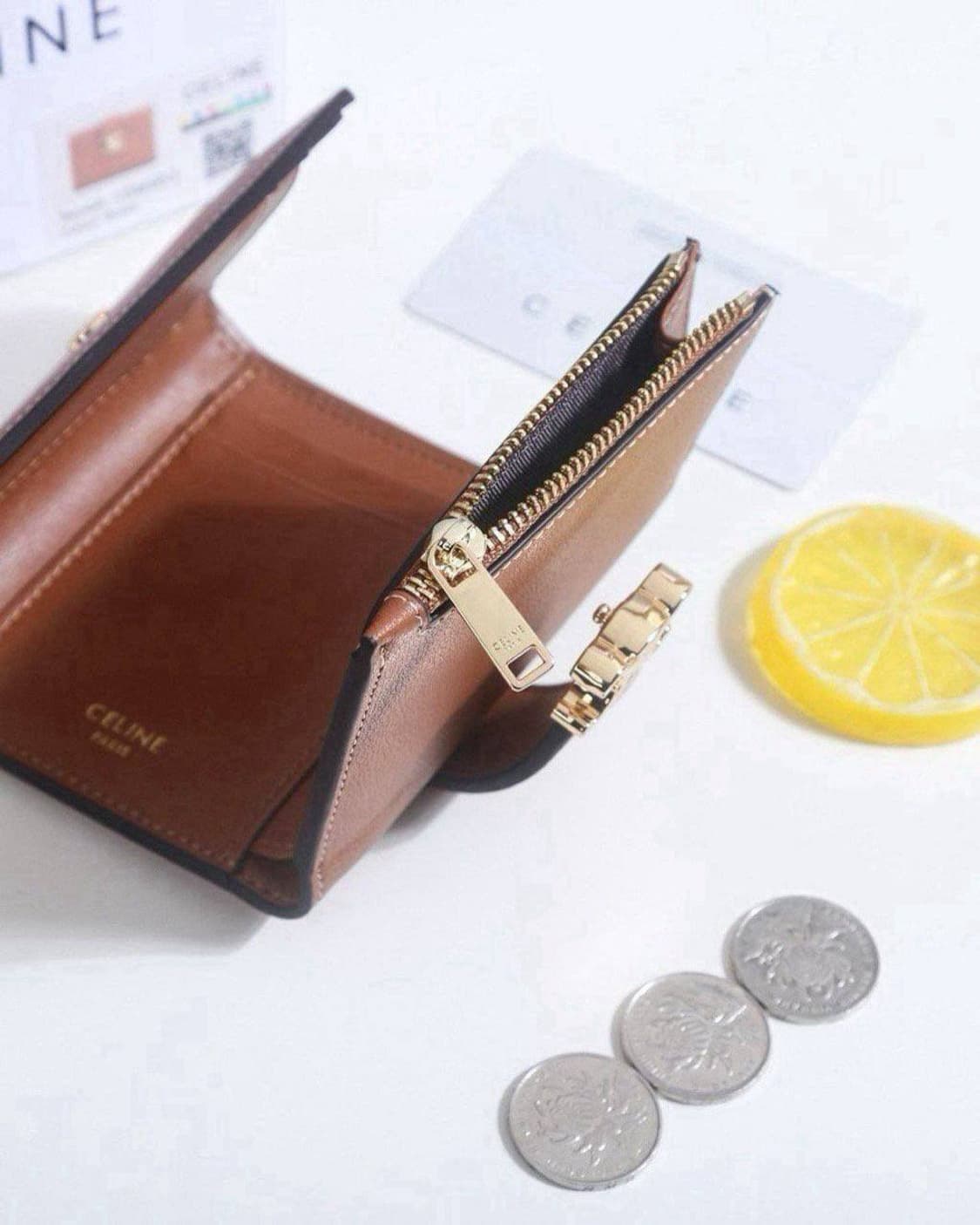 셀린느(Celine)의 트리옹프 캔버스 스몰 플랩 지갑 상품이미지8