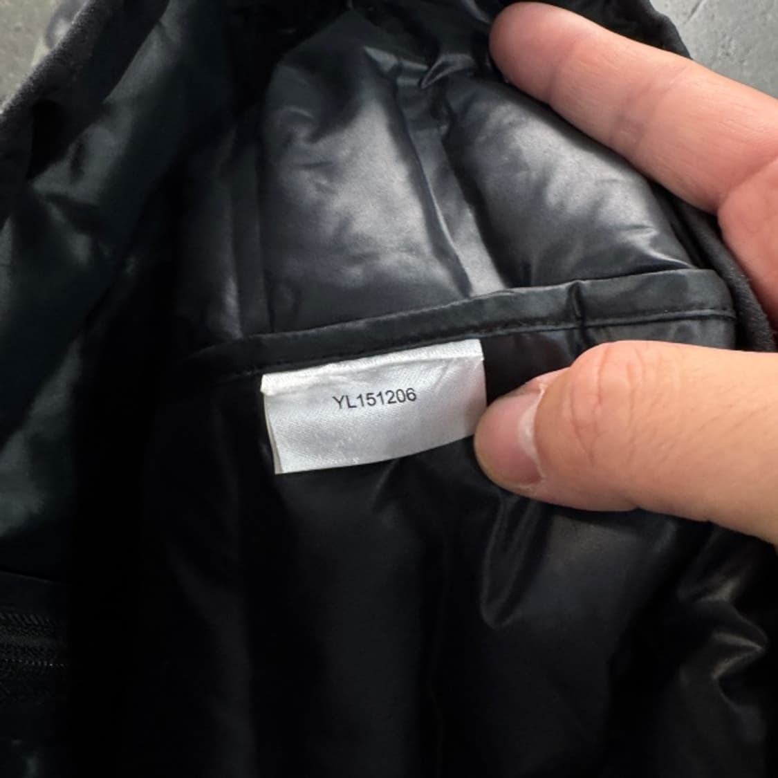 100 콜럼비아 경량패딩 민트급 상품이미지4