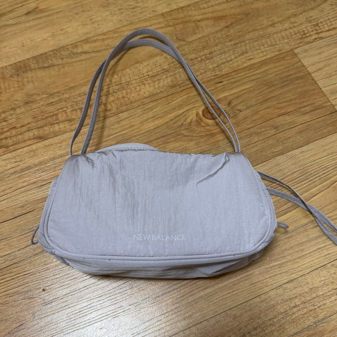 뉴발란스 숄더백 상품이미지1