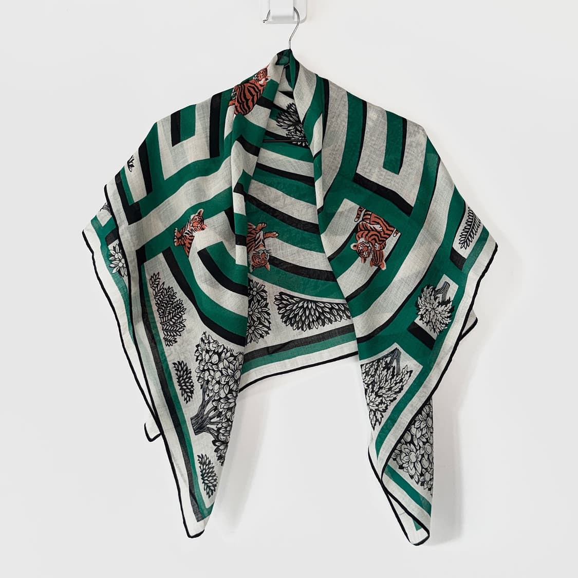 이누이 에디션스 INOUI EDITIONS 24FW 스퀘어 스카프 상품이미지10