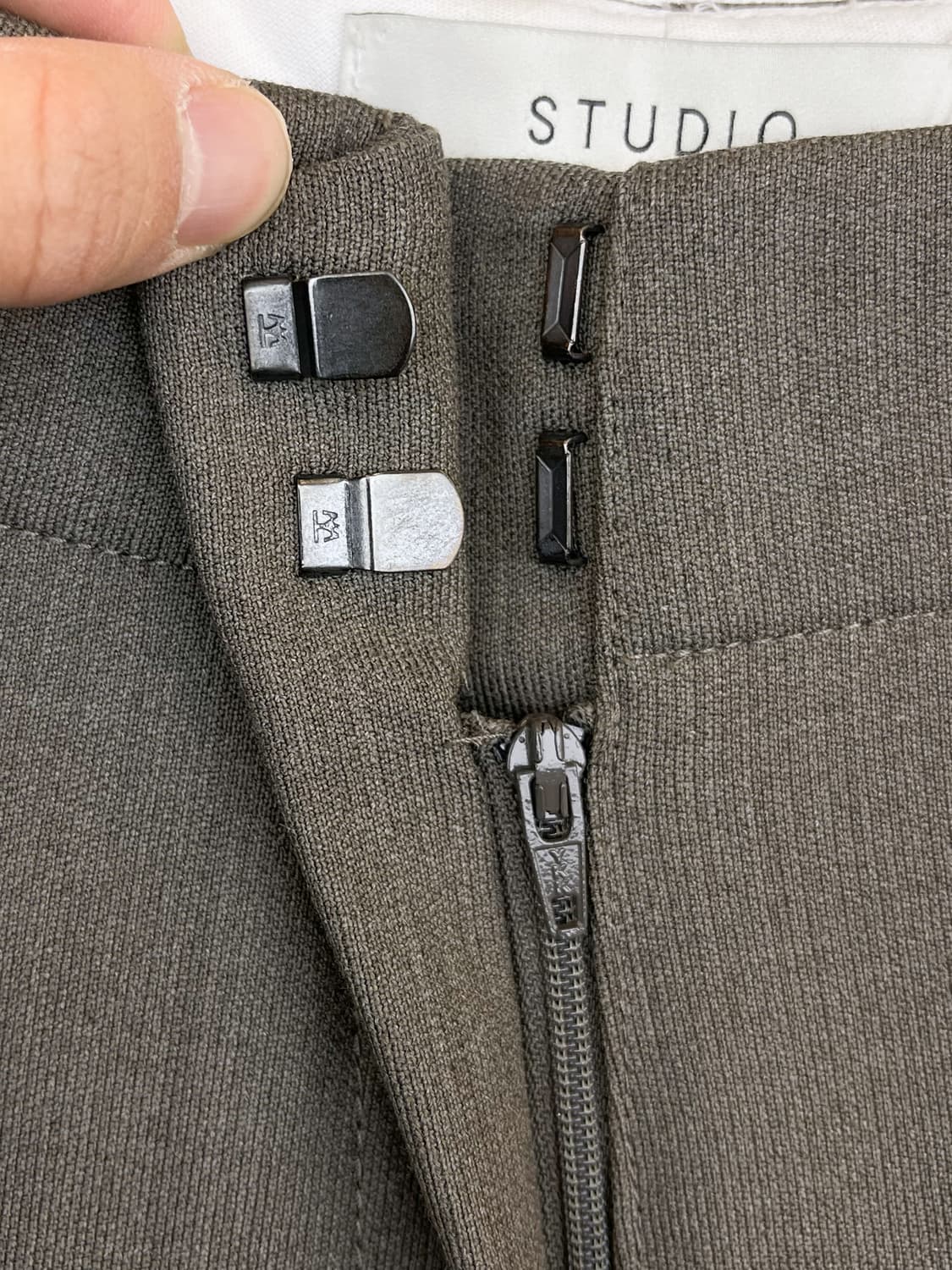 스튜디오 니콜슨 돌도니 트윌 볼륨팬츠 상품이미지4