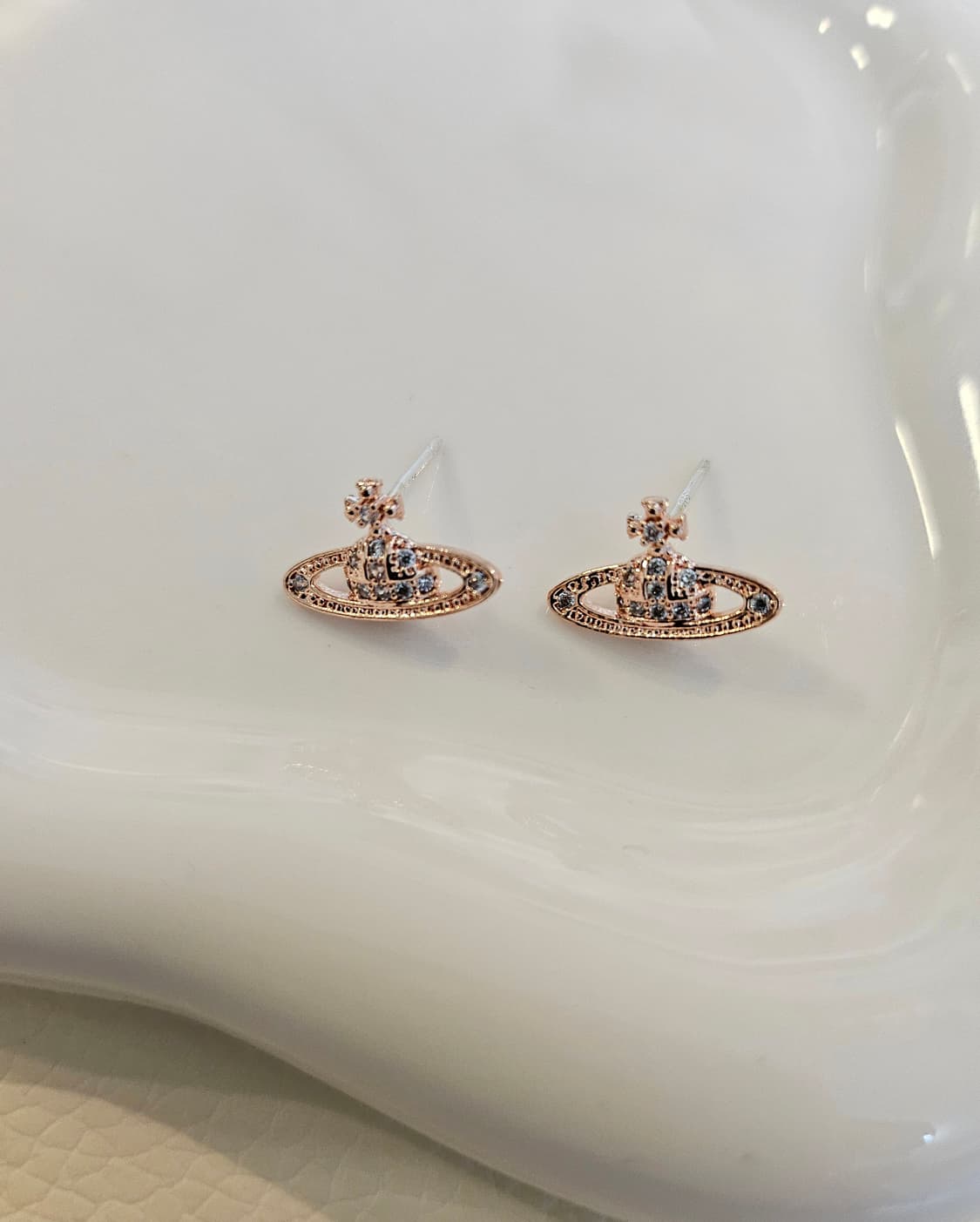 비비안웨스트우드 업사이클링 로즈골드 미니 귀걸이 상품이미지2