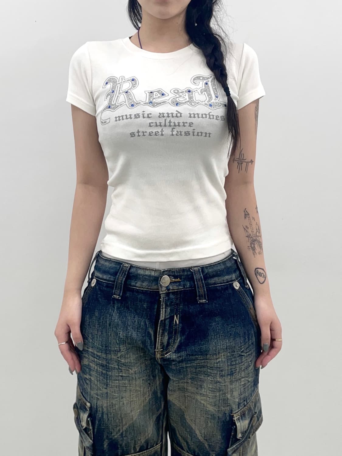 White Cubic lettering T-shirts 상품이미지1