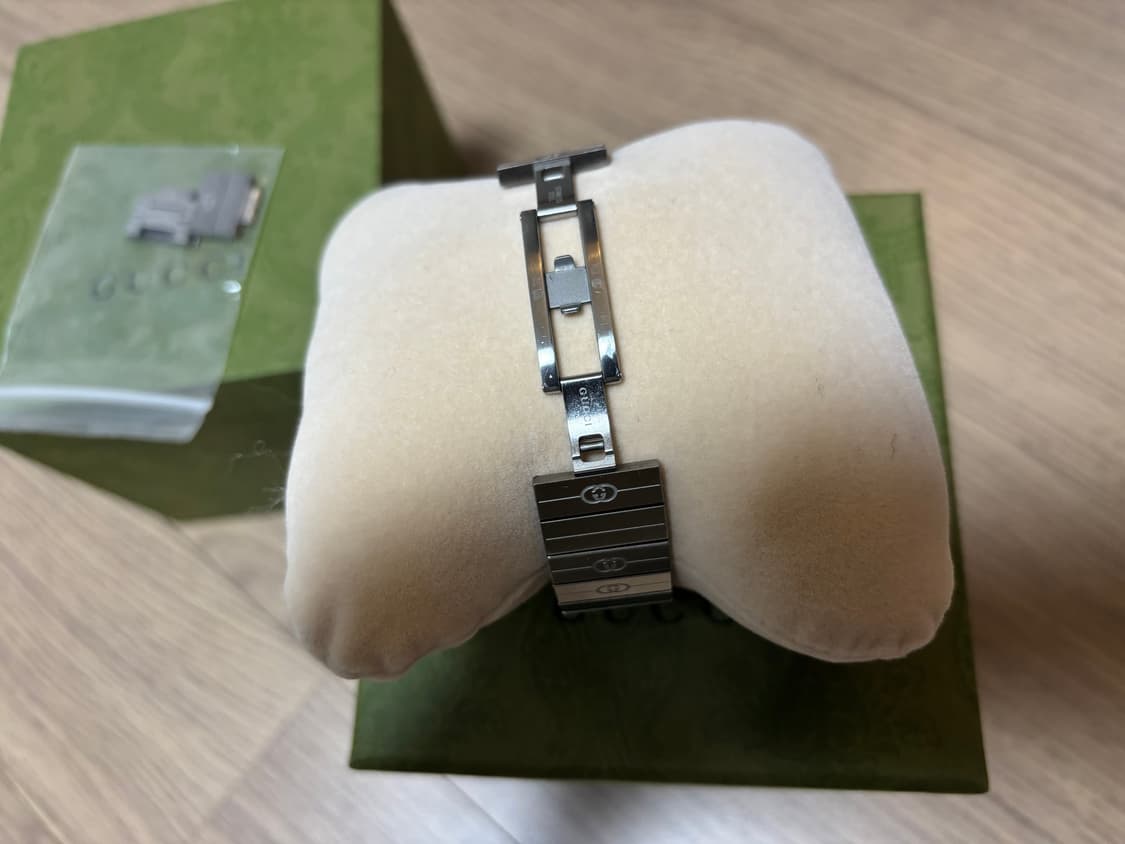 구찌 그립시계 실버메탈시계 남여공용 38mm 상품이미지5