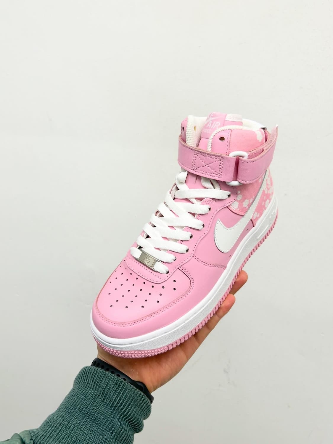 레어 상품 나이키 에어포스1 하이 핑크 플라워 벚꽃 235 상품이미지3