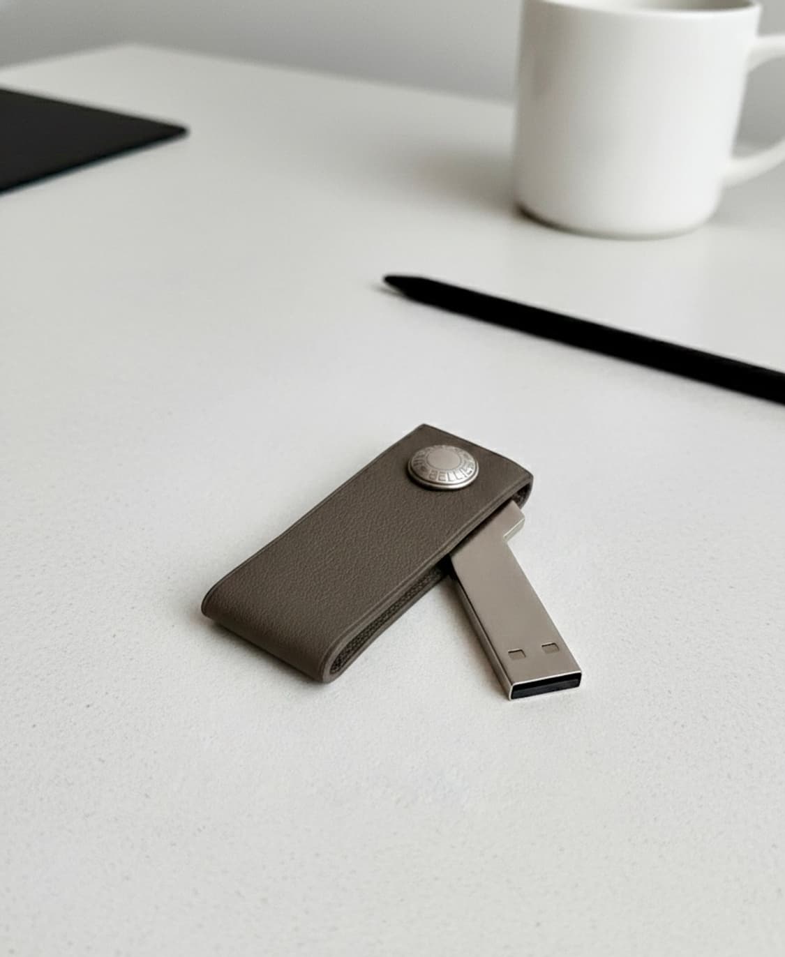 Hermès ‘In the Pocket’ Lacie USB Key 8g 상품이미지7
