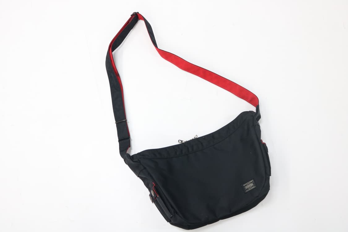 포터 x ILS 콜라보 엘카스 블랙 & 레드 숄더백 상품이미지2