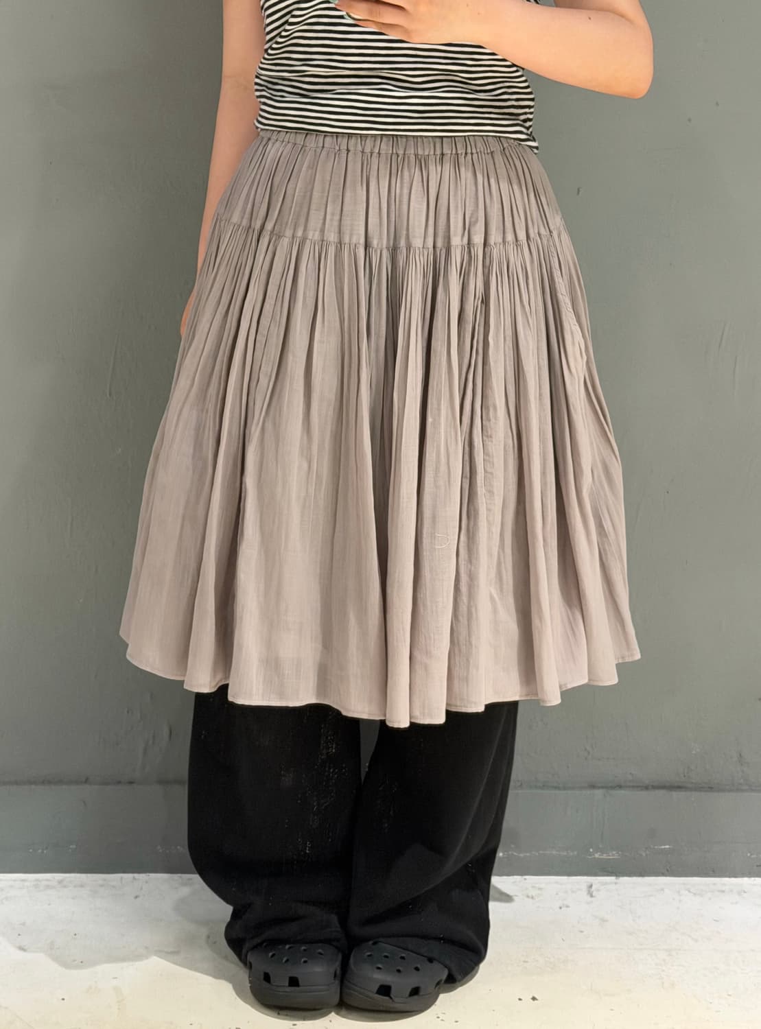 mute beige pleats detail skirt 상품이미지1