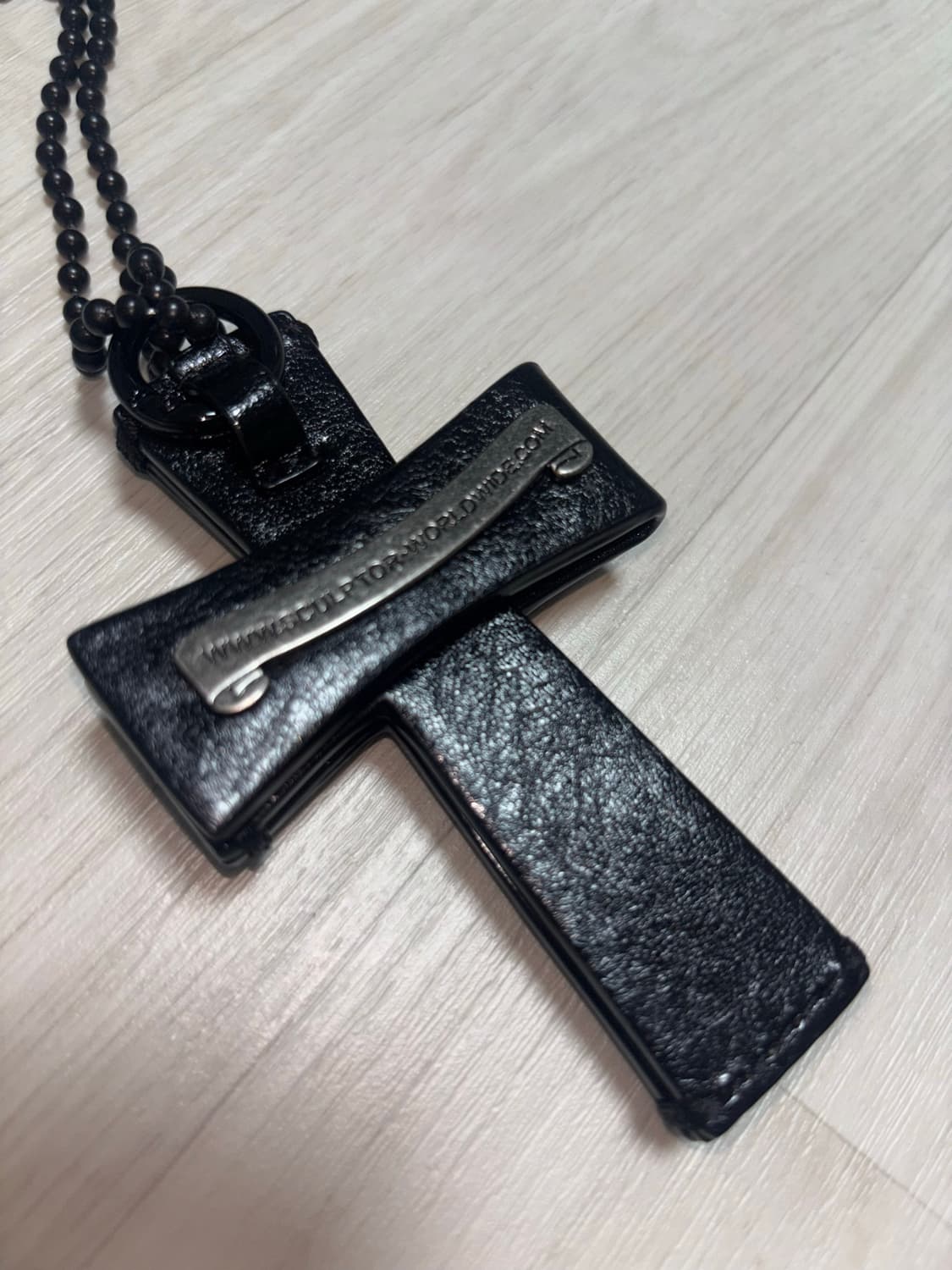 스컬프터 크로스 스터드 스트랩 월렛 블랙 상품이미지3