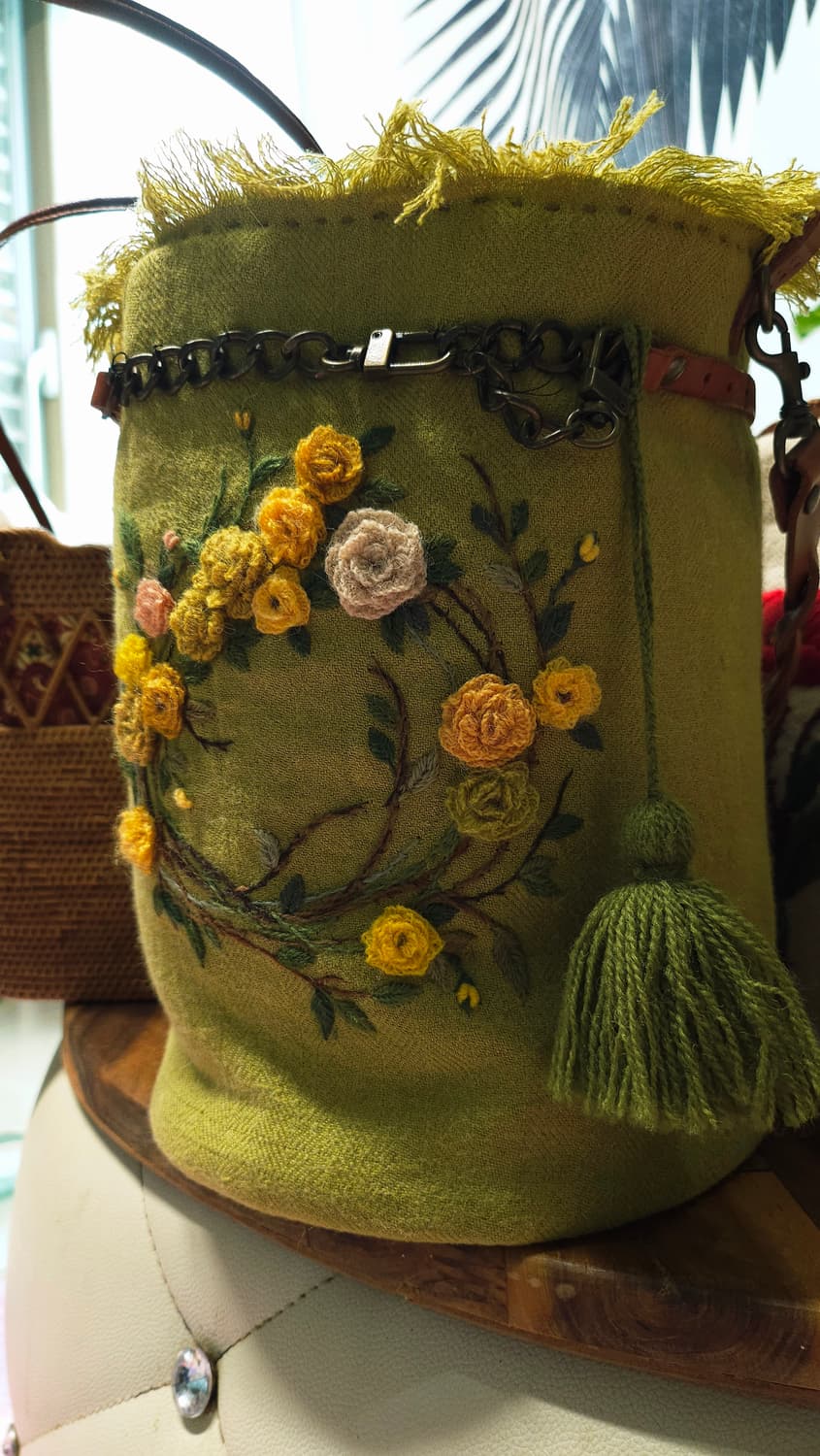 린넨 프랑스자수 핸드메이드 원통 손가방 크로스백  상품이미지2