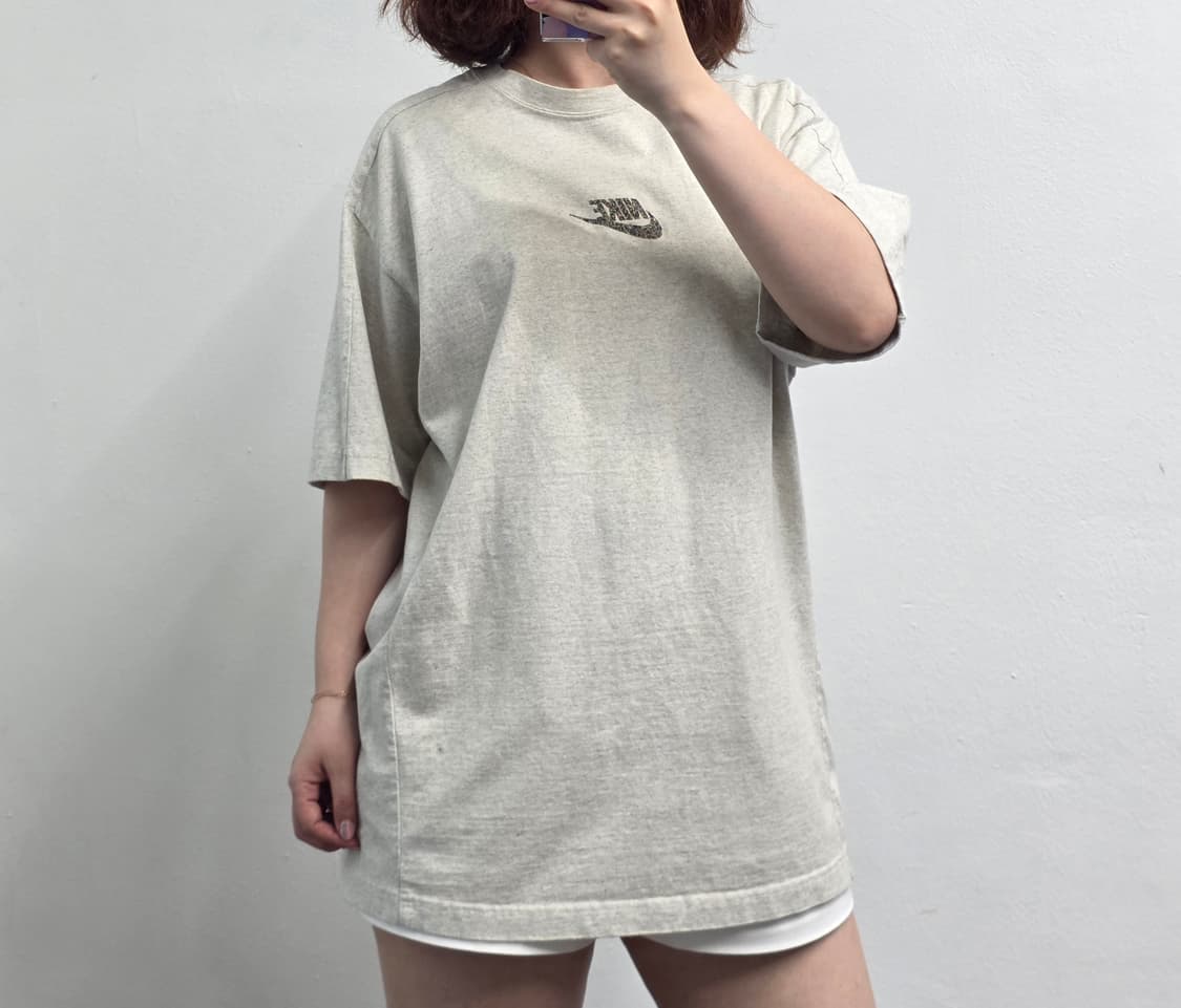 [프립]XL/나이키 스우시 반팔 티셔츠 오트밀 베이지 상품이미지1