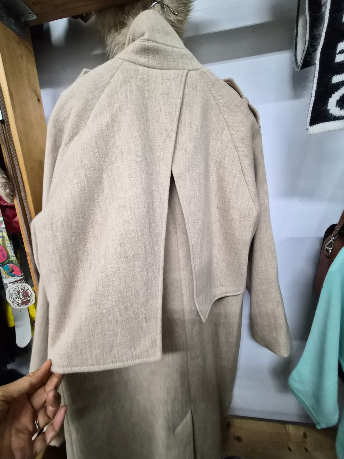 톰보이 백 포인트 오트밀코트 상품이미지3