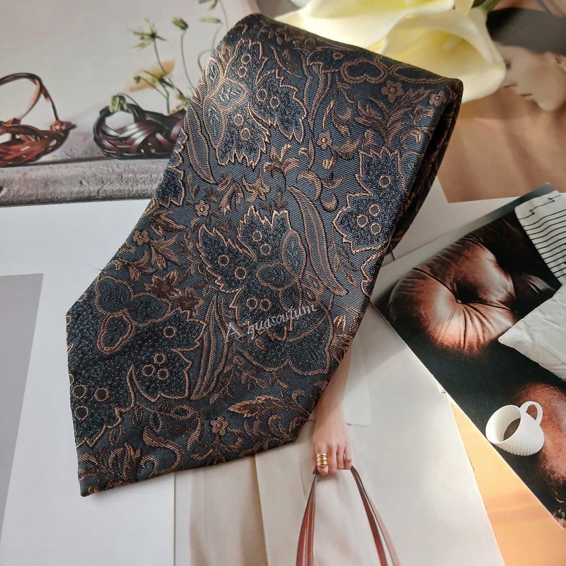 아쿠아스큐텀 실크 플라워 자카드 넥타이 9cm A+~A등급 A18970
 상품이미지2