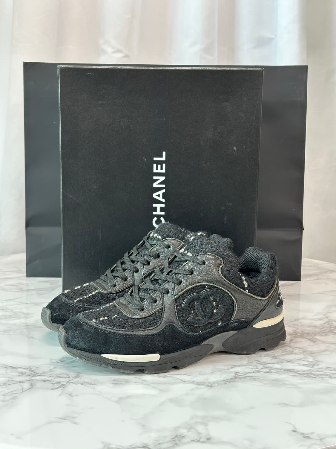 [정품] 샤넬 CC로고 트위드 크루즈 스니커즈 37.5사이즈 상품이미지2