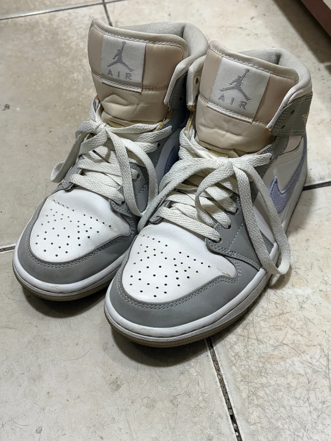 나이키 조던1 미드 울프그레이 235 판매 상품이미지1