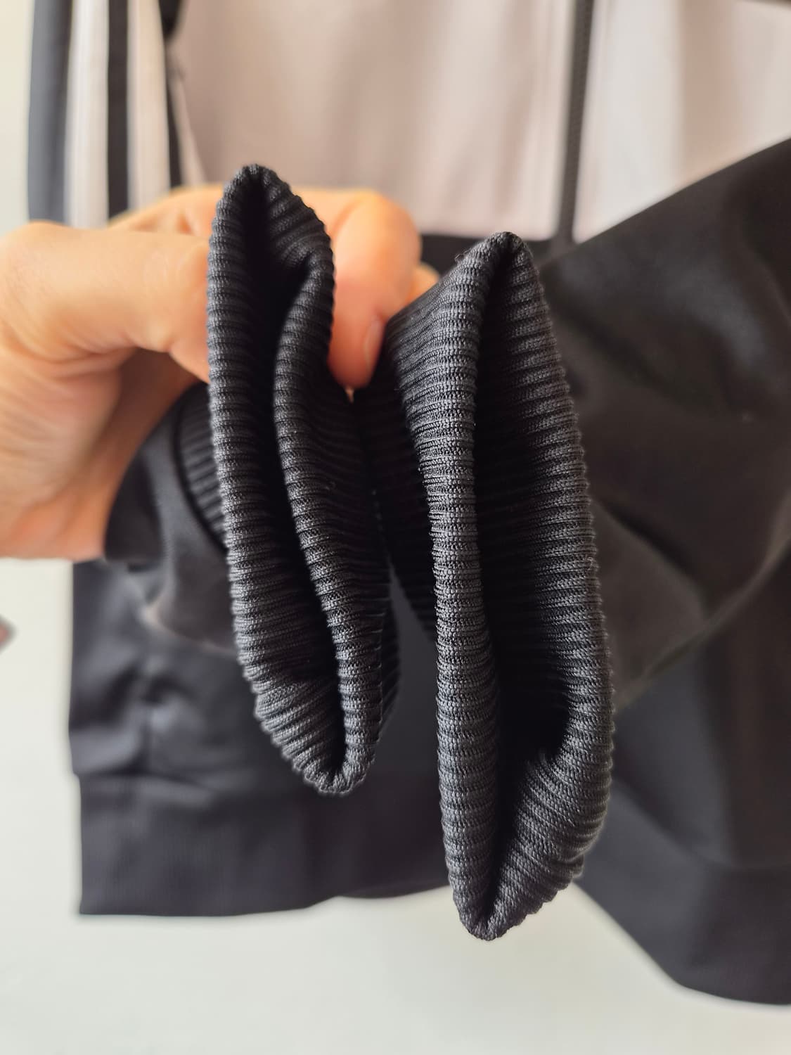 아디다스 키즈(여성가능) 블랙삼선트랙탑 160사이즈 상품이미지5