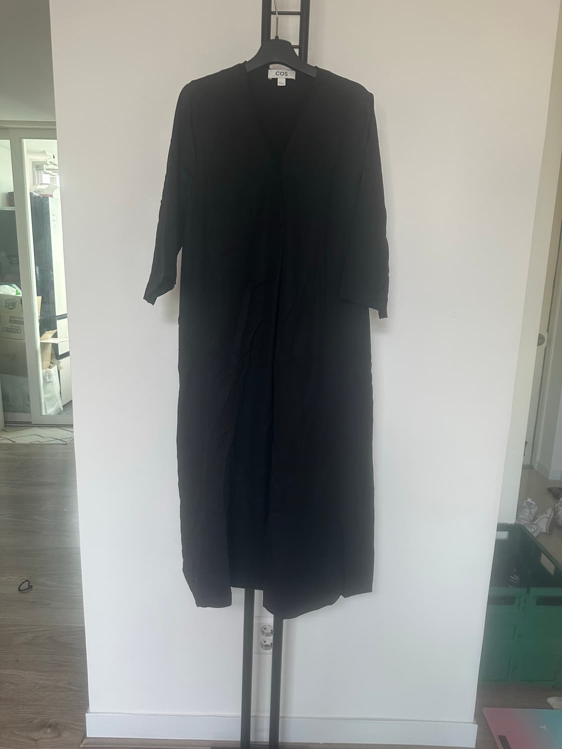 COS  코스 여성   브이넥  롱 기본 라인 원피스 상품이미지5