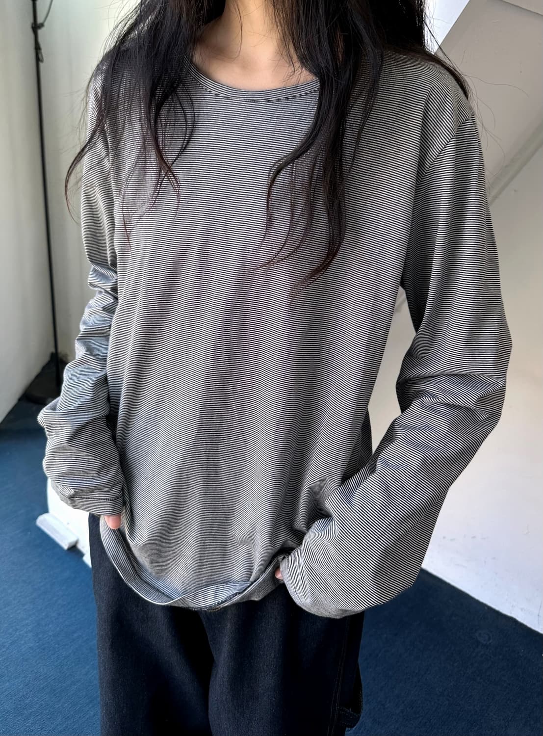 Narrow stripe design L/S top 상품이미지3