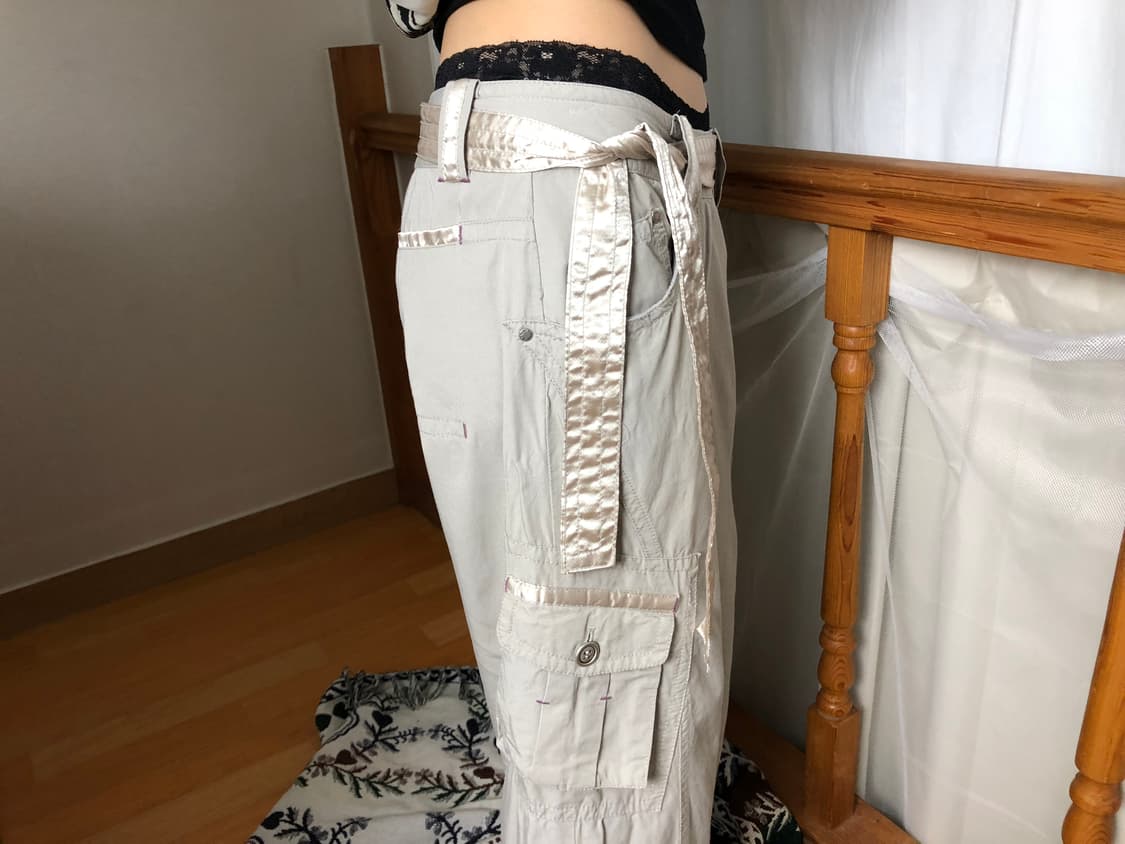 EDWIN / V Satin Belted Cargo Capris 상품이미지10