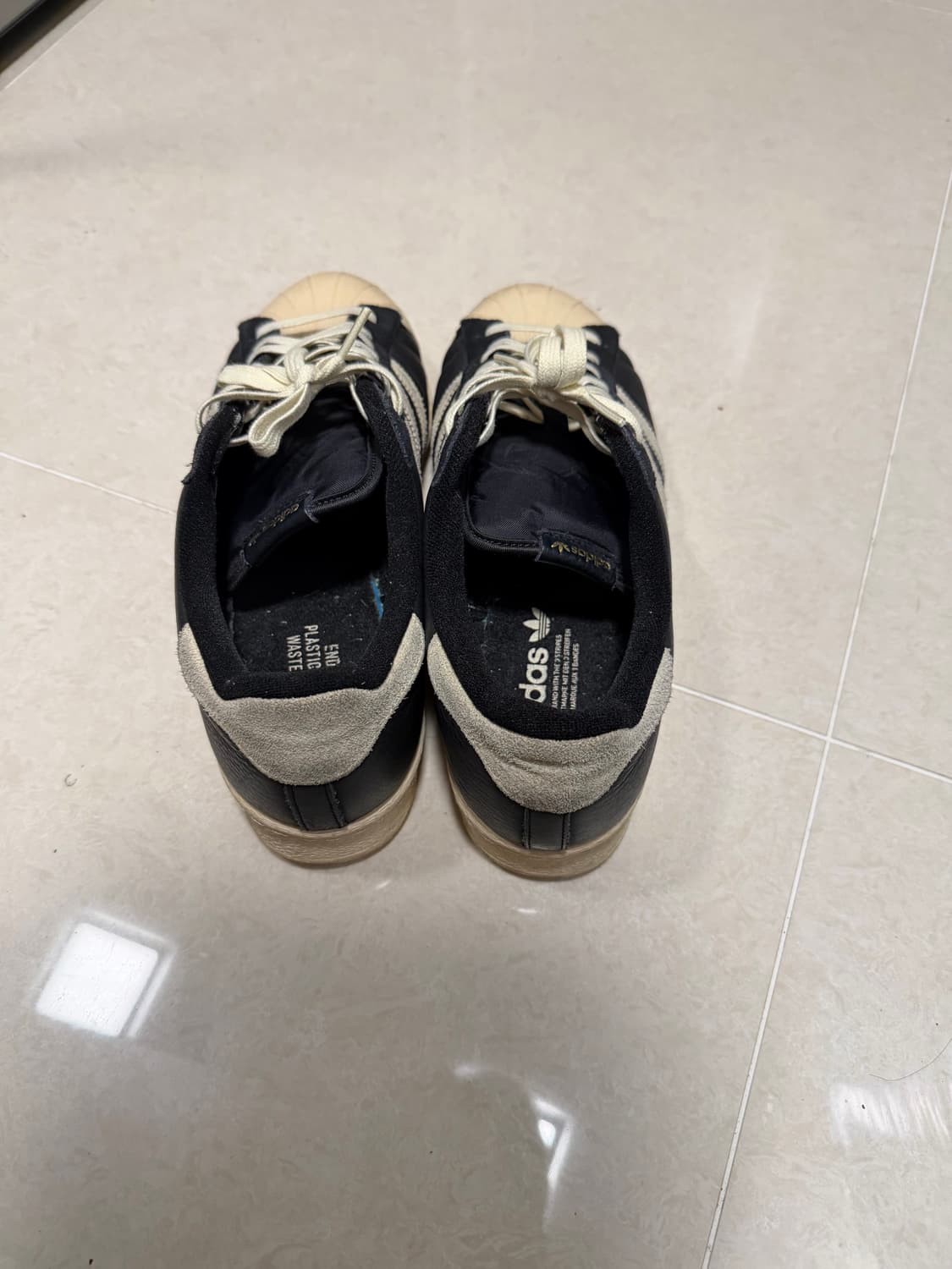 아디다스 슈퍼스타 82 블랙 화이트 상품이미지3