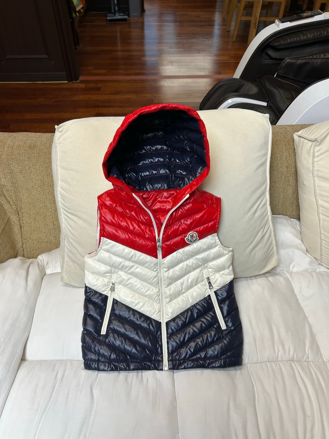 몽클레어 키즈 하리키 후드 베스트 패딩(8세) 상품이미지4