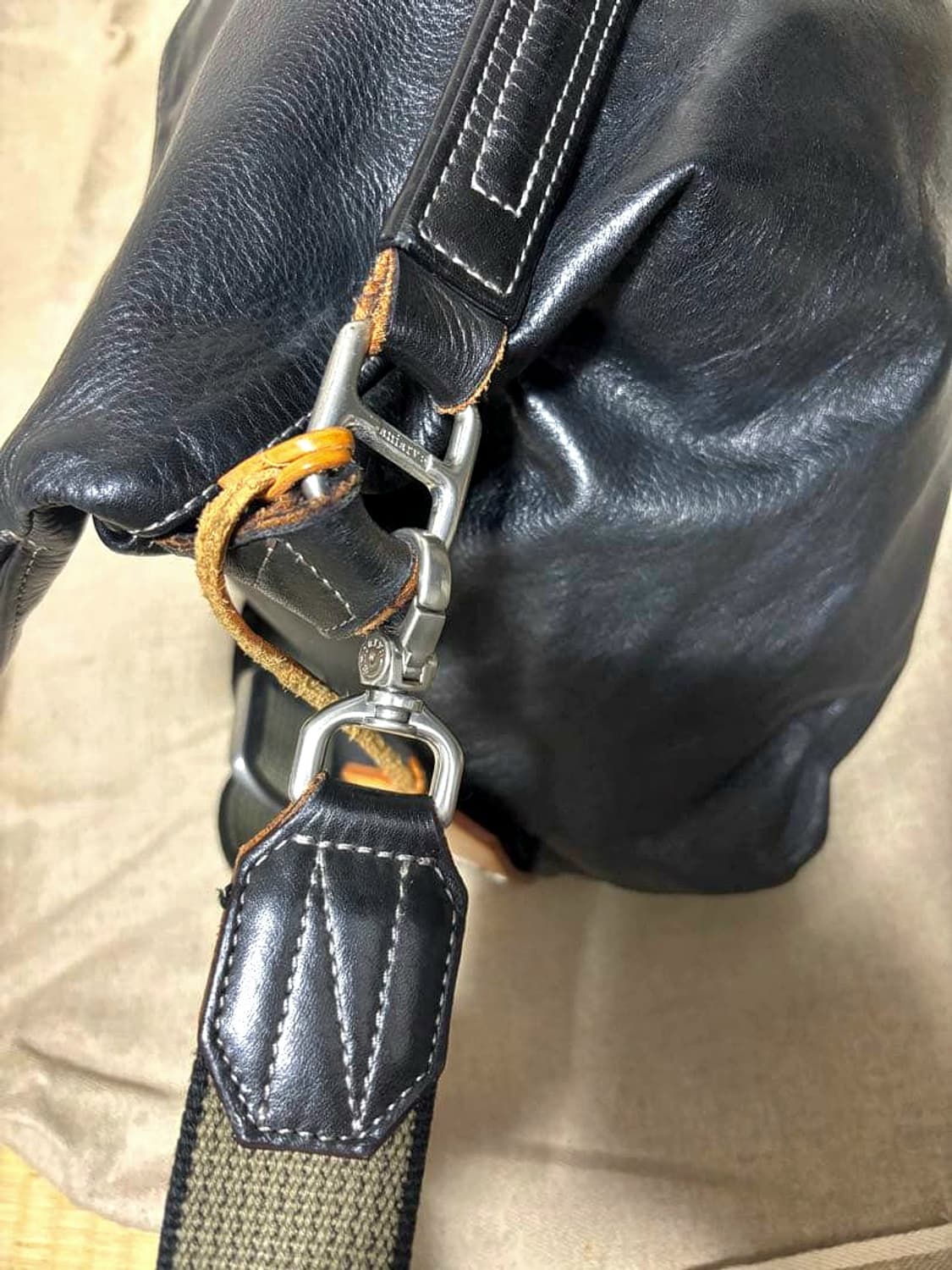 아니아리 aniary 앤티크 레더 메신저백 포터 매니아 추천 상품이미지5