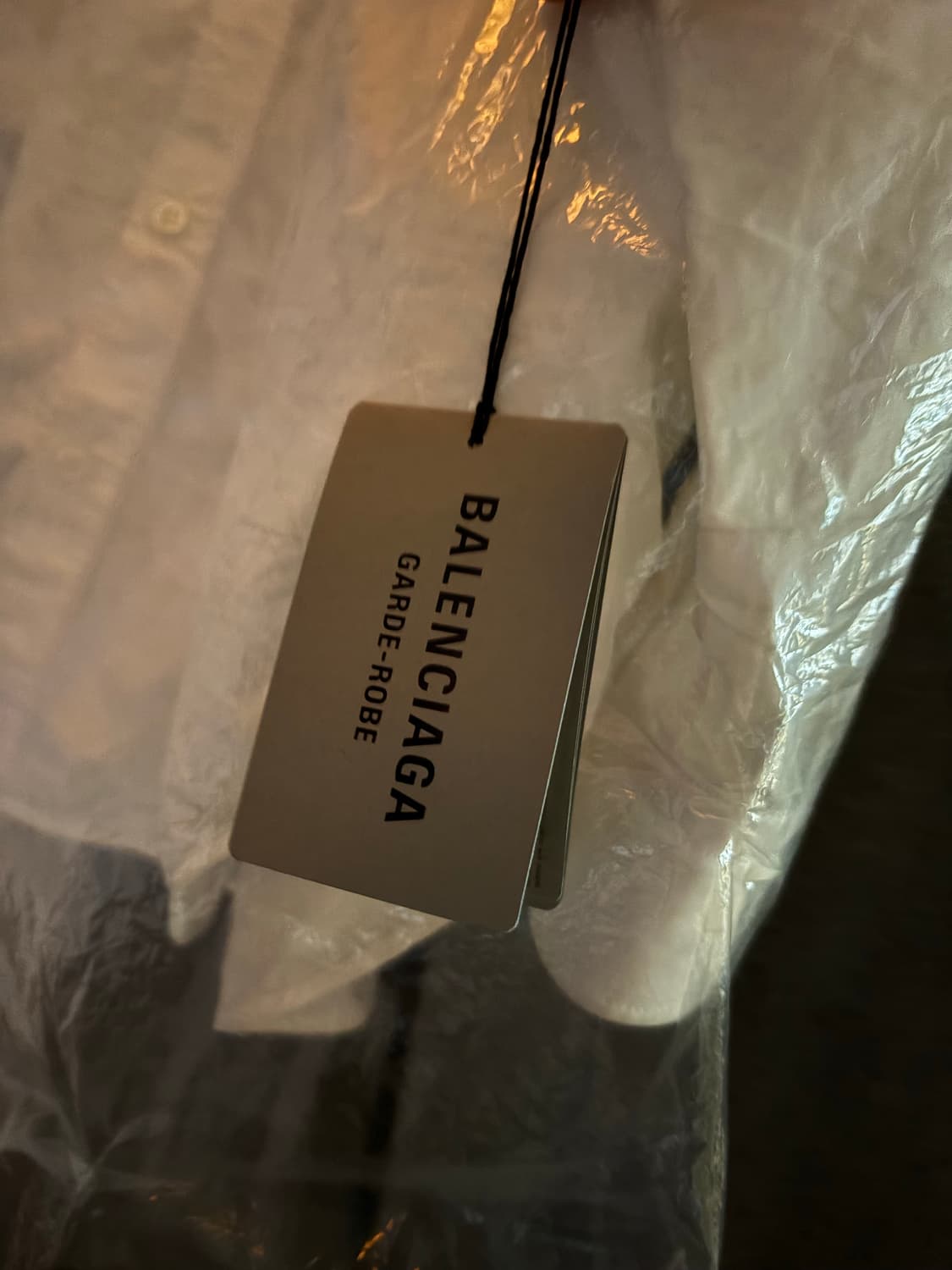 발렌시아가 남성 스탠다드 셔츠 베이비 블루 Winter 25 상품이미지4