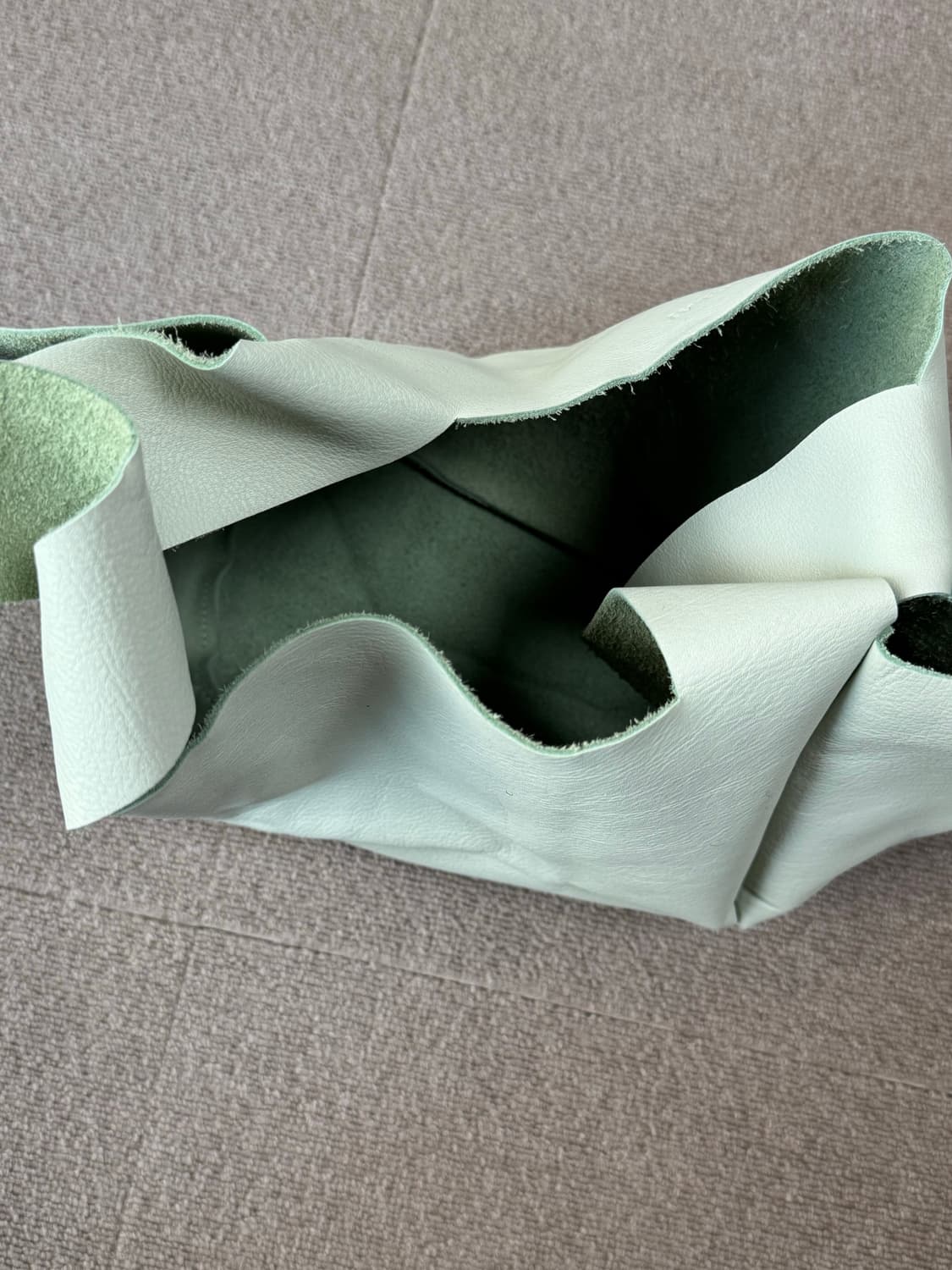 민트코어 민트 스웨이드 리버서블 토트백 상품이미지5