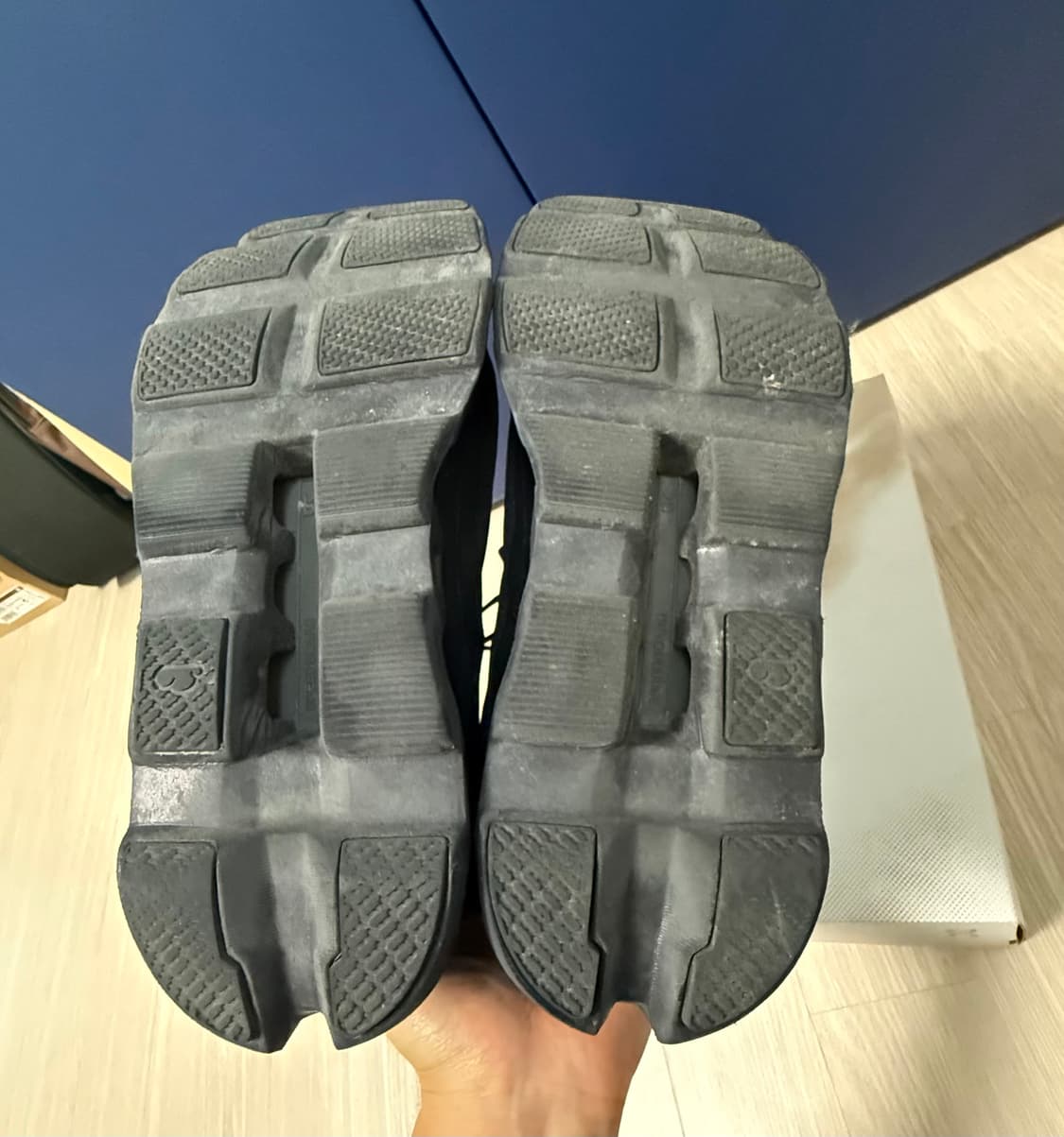 온러닝 클리우드몬스터 보이드 270사이즈 상품이미지4