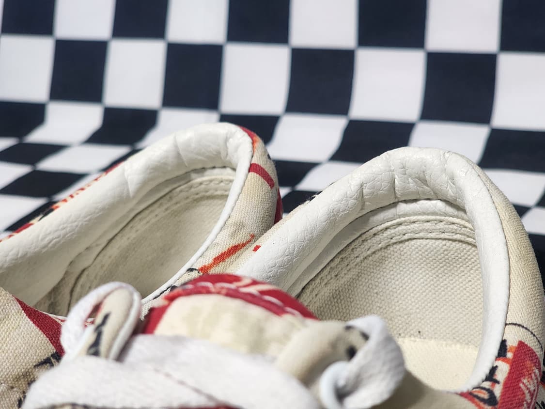 Vans의 에라(ERA) 모델로, "OFF THE WALL" 패턴이 돋보 상품이미지4