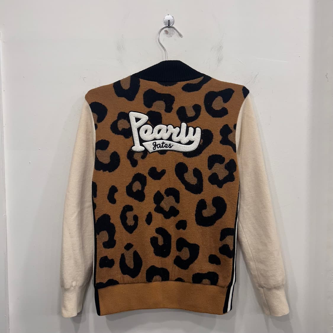 파리게이츠 알파카헤어 배색 와펜 니트집업 상품이미지5