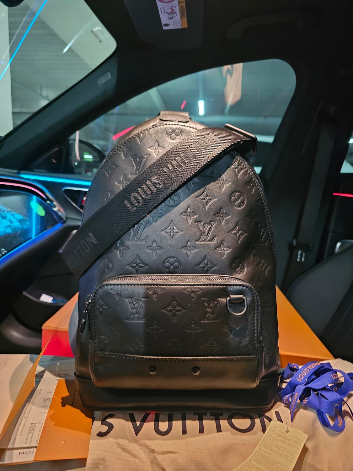 루이비통 쉐도우 올레더 모노그램 레이서 슬링백 크로스백 상품이미지1