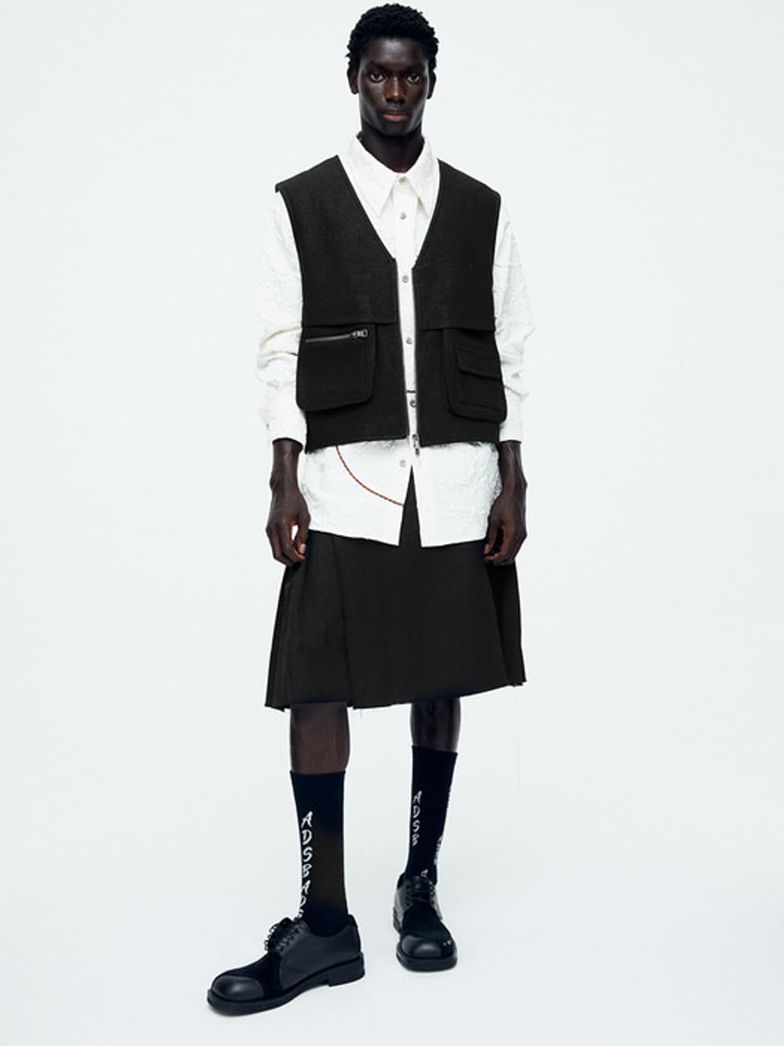 앤더슨벨 울 브이넥 집업 베스트, 블랙 M사이즈 상품이미지1